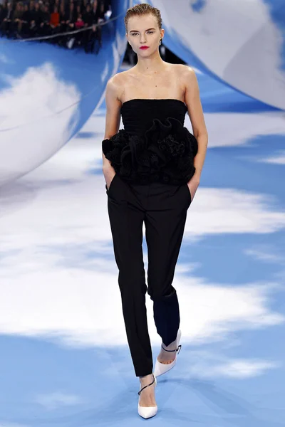 Look 19